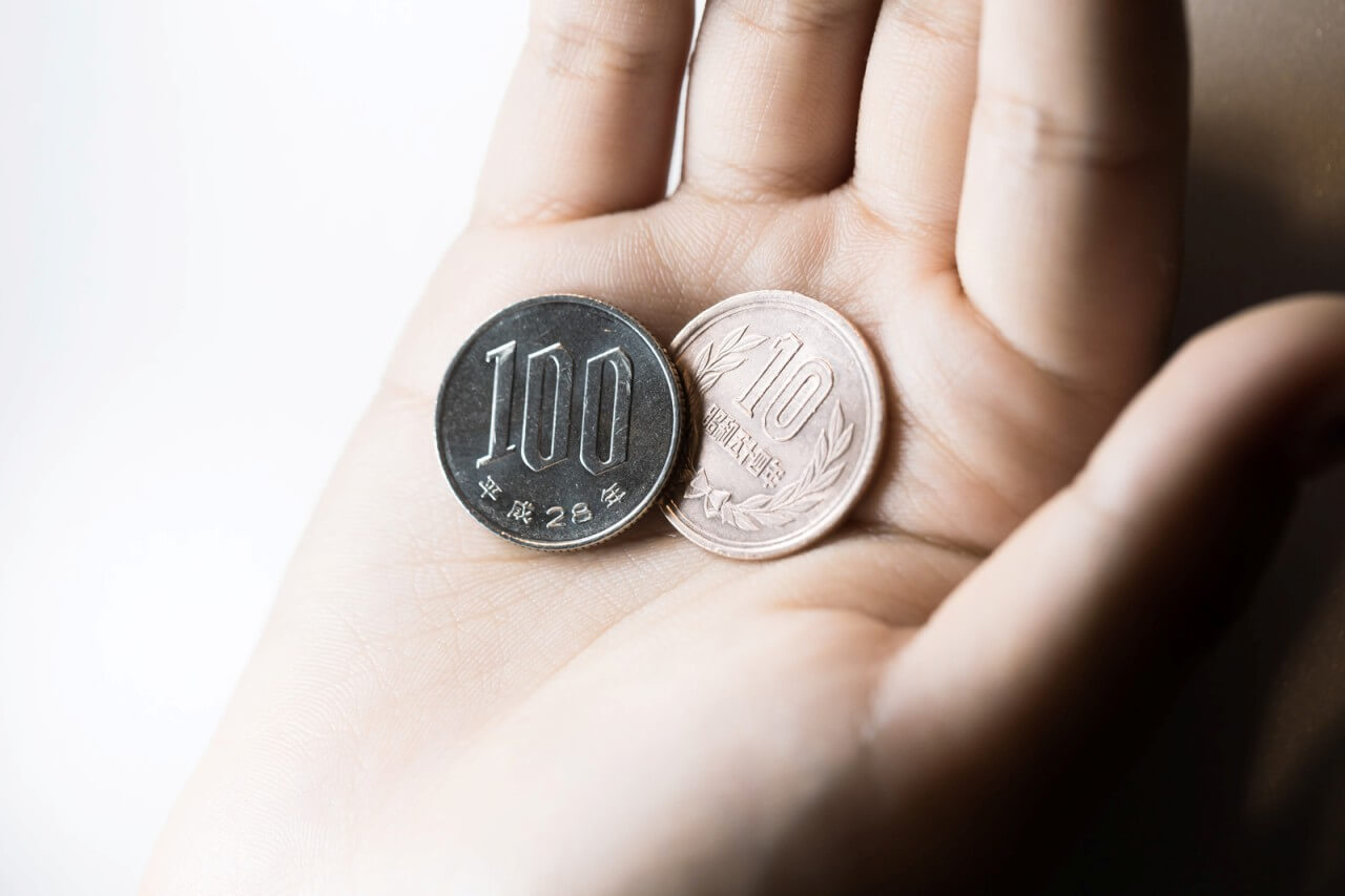 手に乗せたお金
